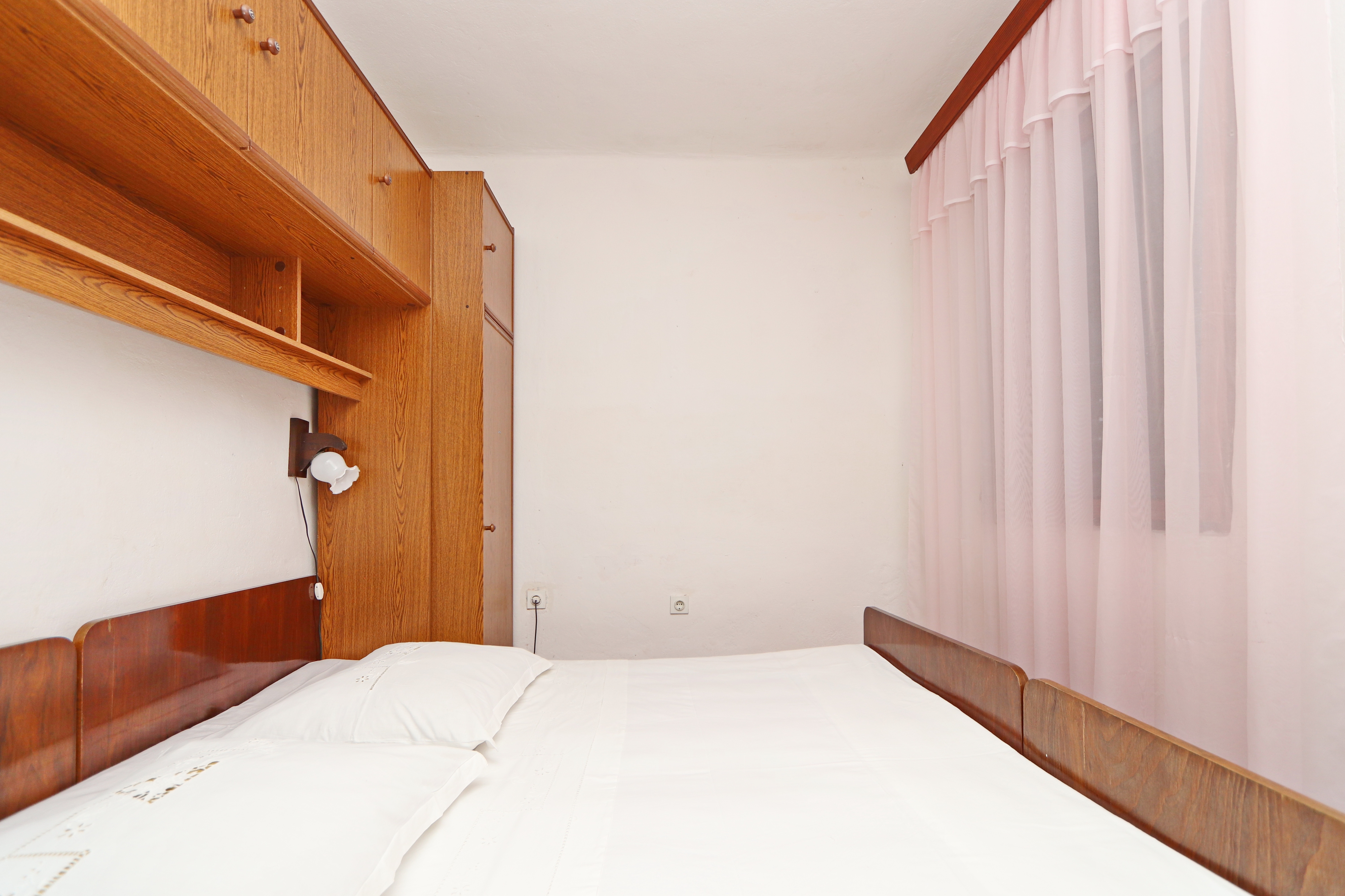 Two bedroom apartment near beach Prižba, Korčula  A-c