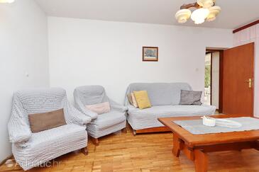 Prižba, Sala de estar in the apartment, (pet friendly) y WiFi.