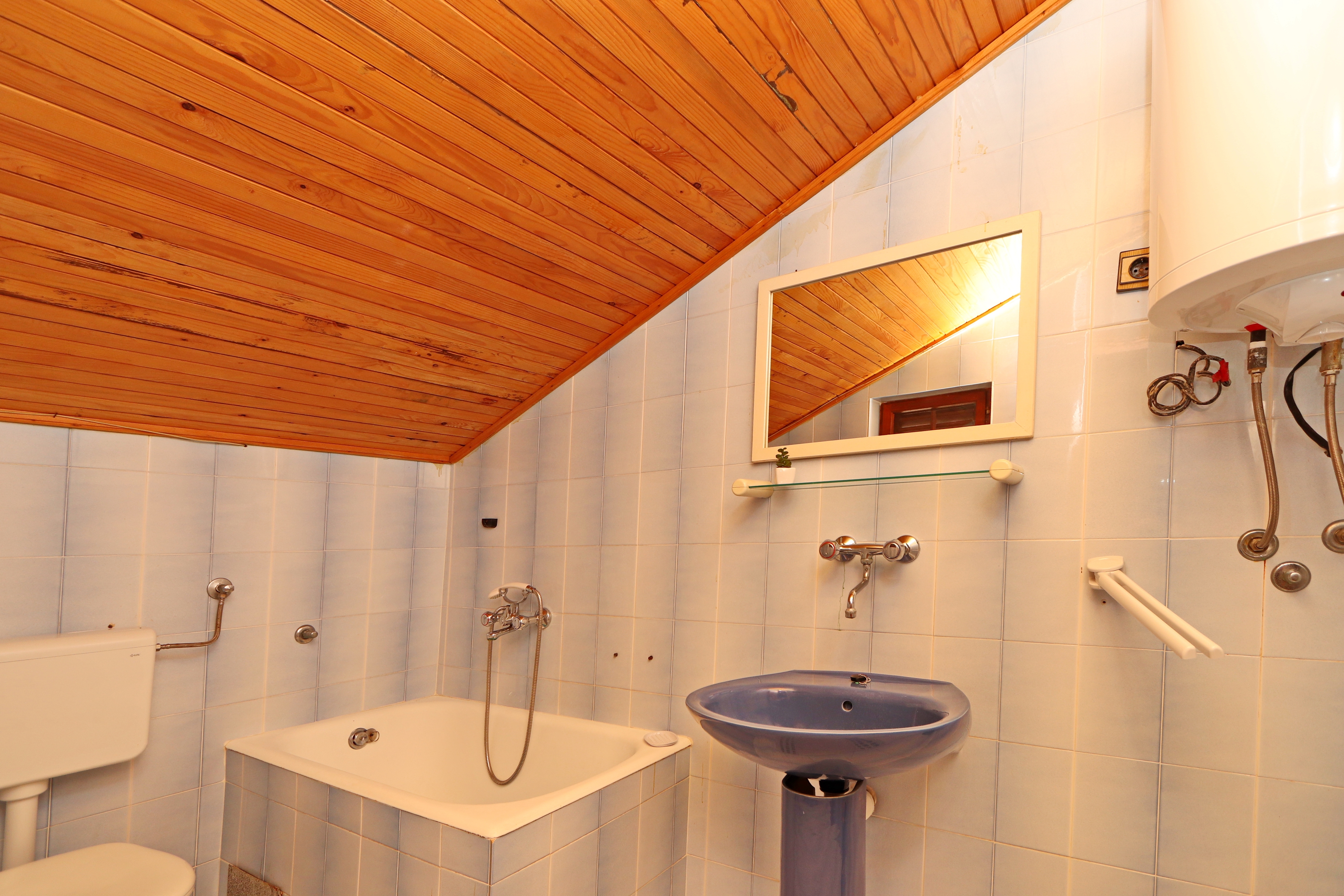 Three bedroom apartment near beach Prižba, Korčula  A-d