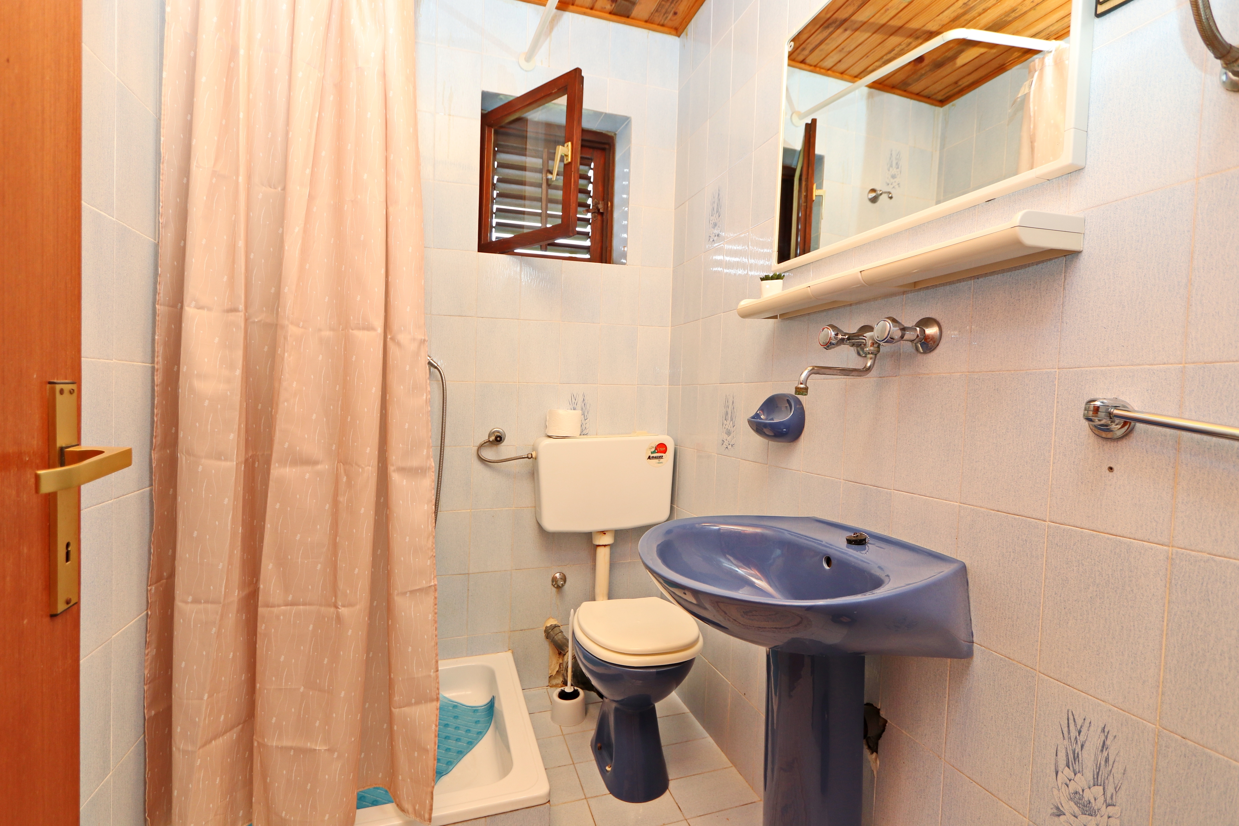 Three bedroom apartment near beach Prižba, Korčula  A-d