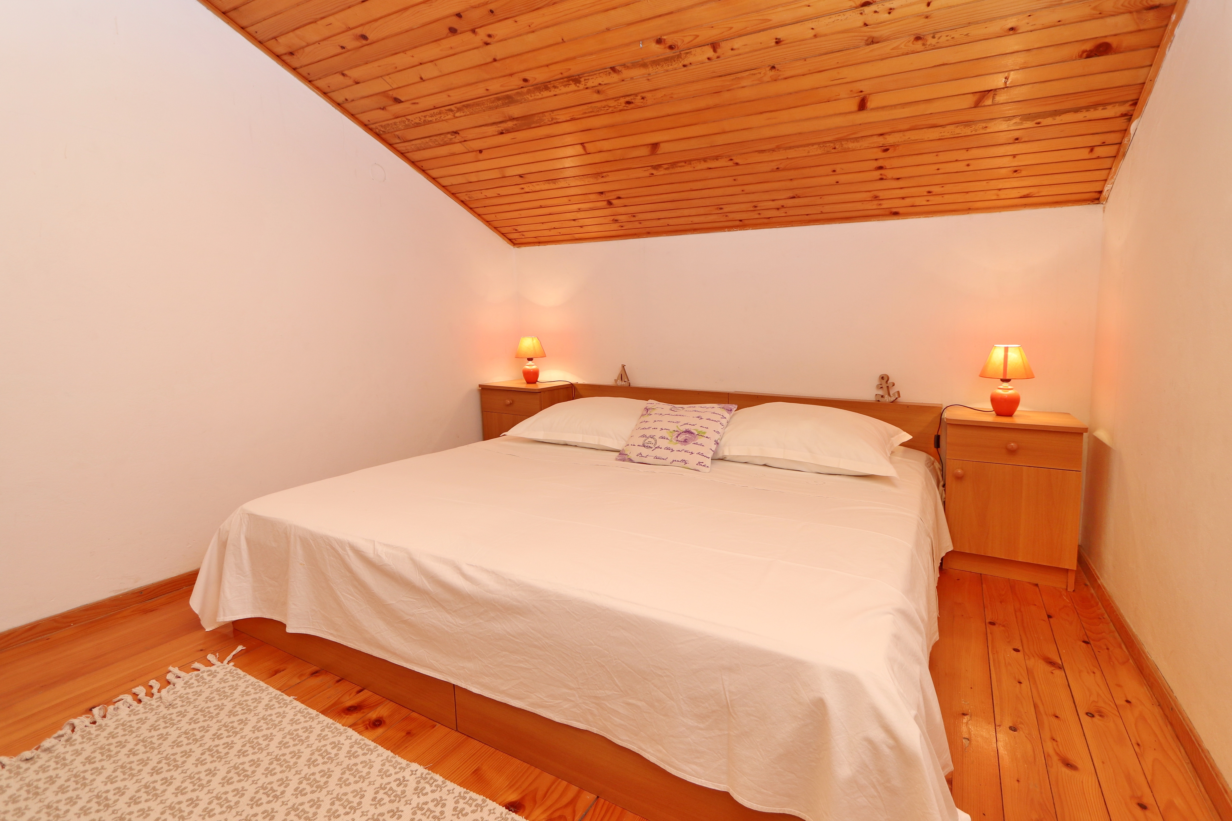 Three bedroom apartment near beach Prižba, Korčula  A-d