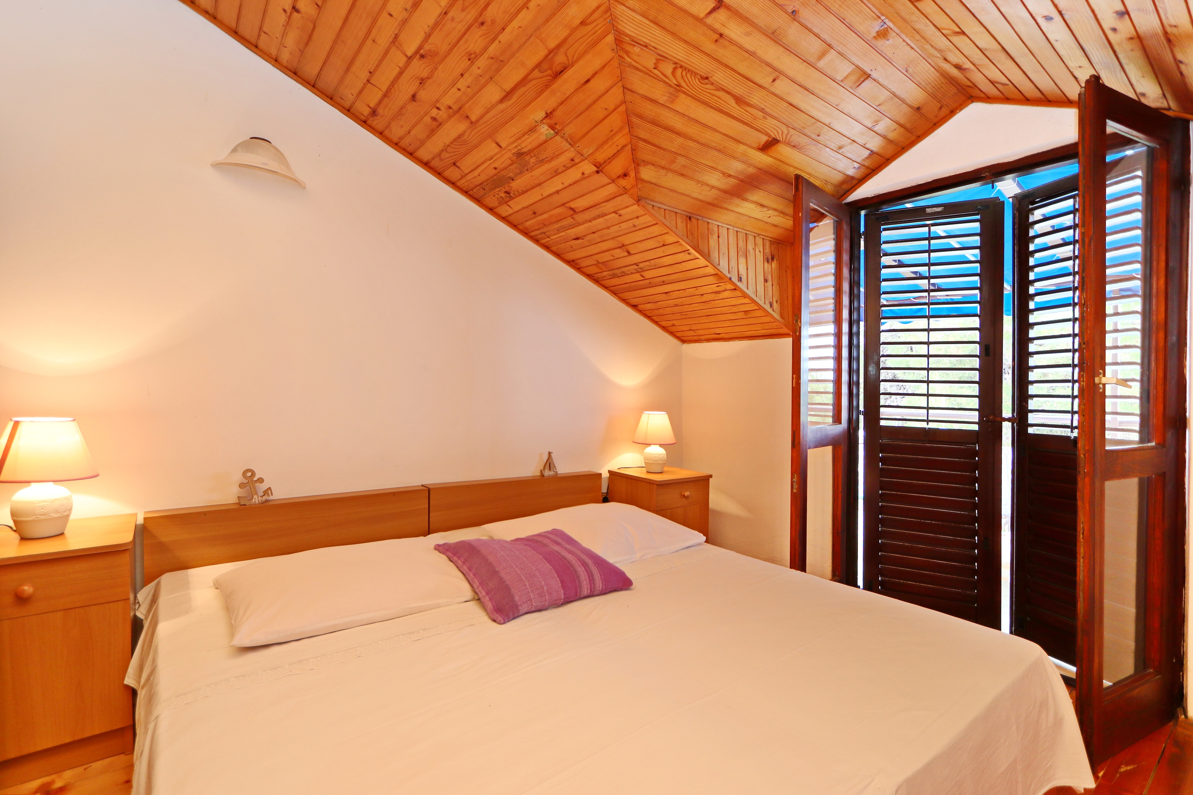 Three bedroom apartment near beach Prižba, Korčula  A-d