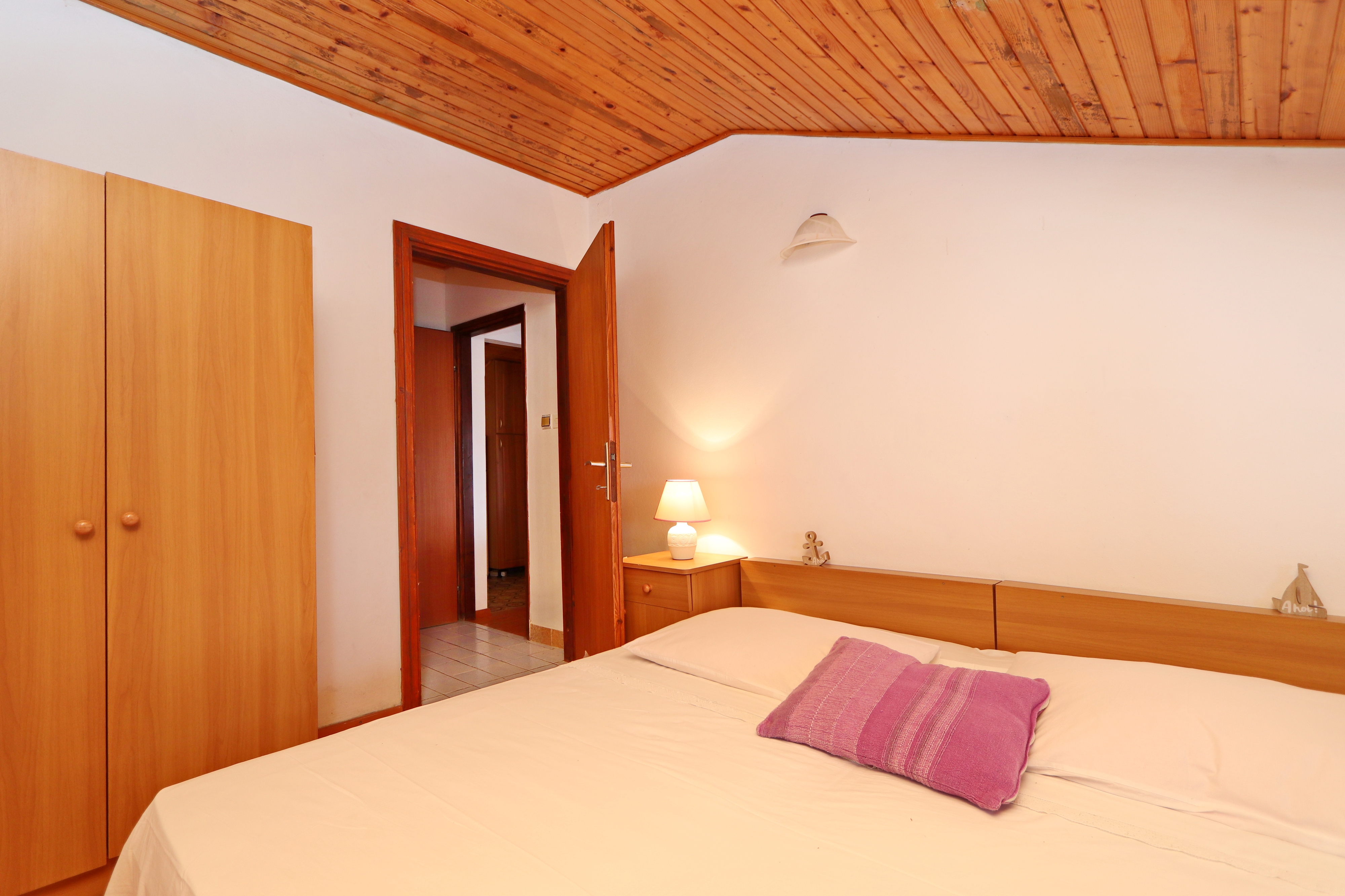 Three bedroom apartment near beach Prižba, Korčula  A-d