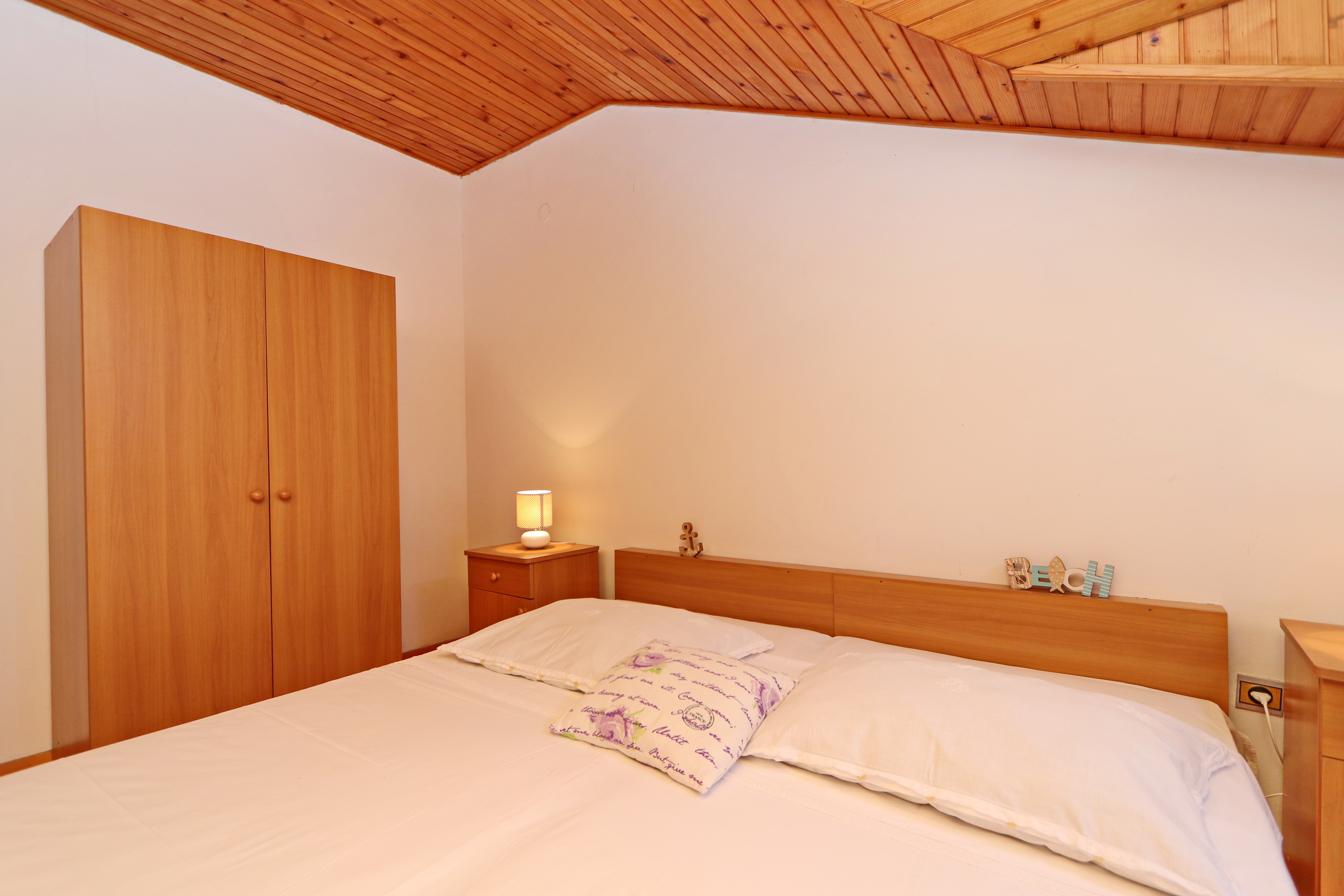 Three bedroom apartment near beach Prižba, Korčula  A-d