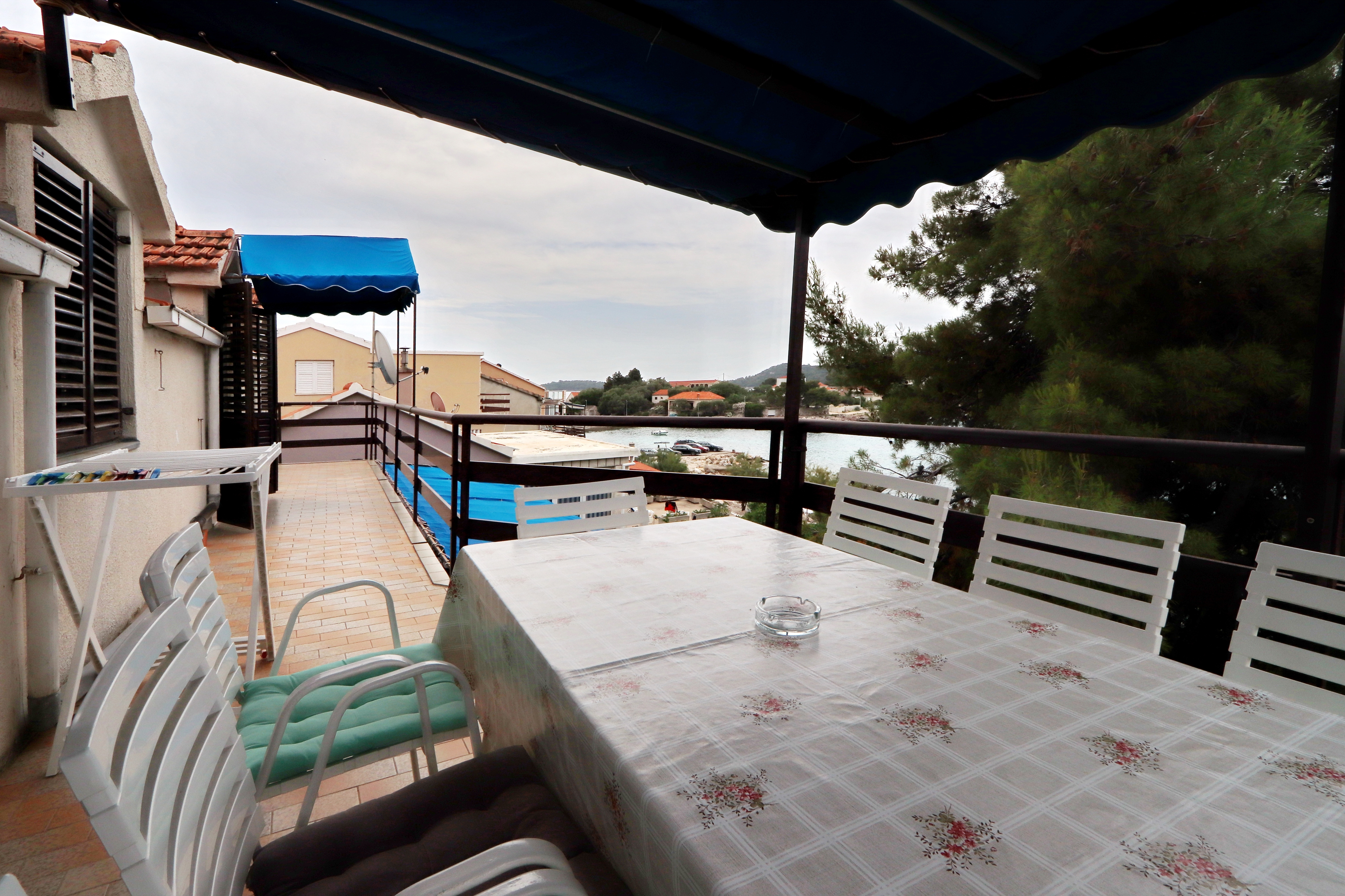 Three bedroom apartment near beach Prižba, Korčula  A-d