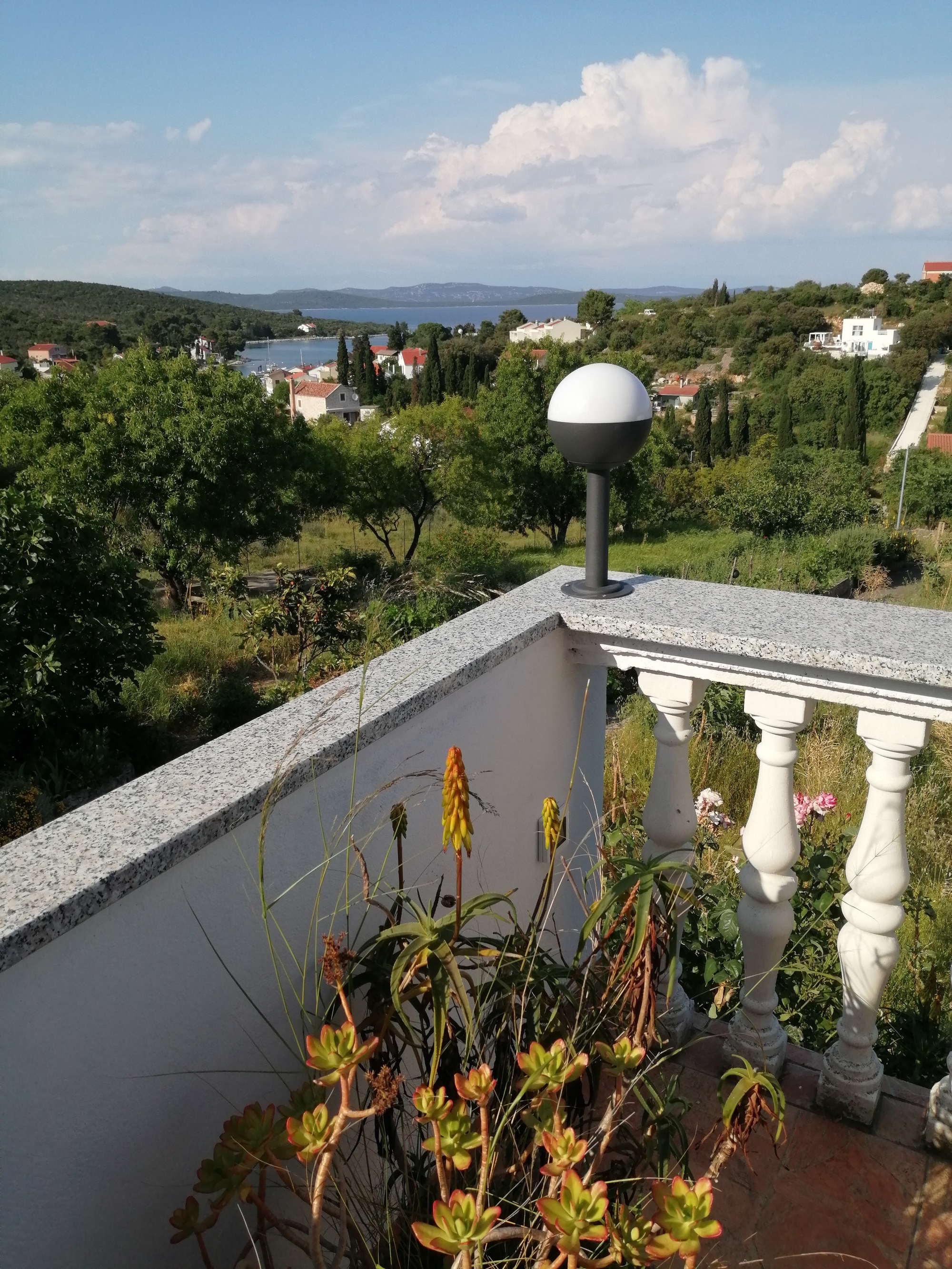 One bedroom apartment with terrace and sea view Žman, Dugi otok  A-b
