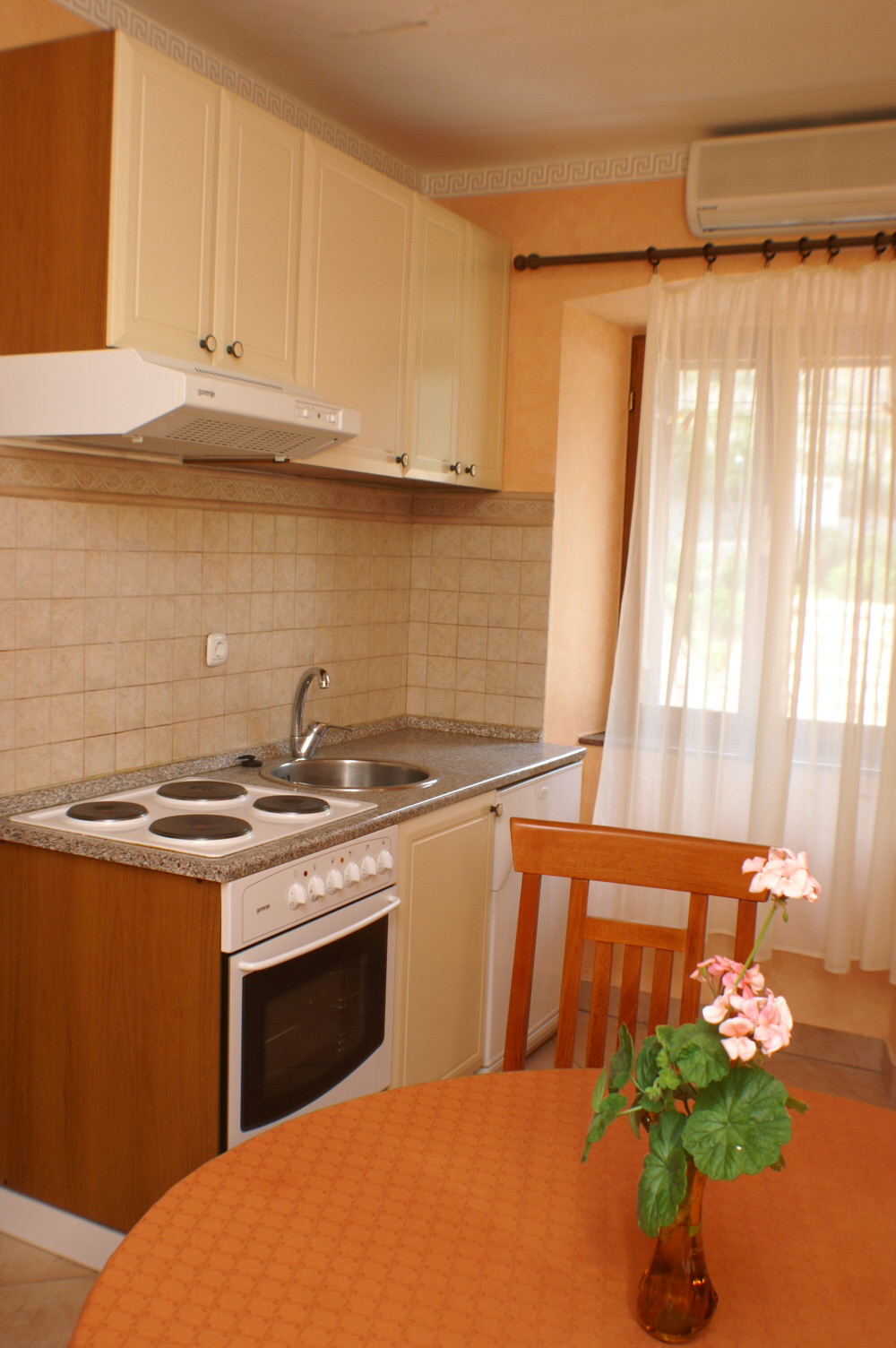 One bedroom apartment near beach Trstenik, Pelješac  A-a