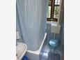 Trstenik, Bathroom in the studio-apartment, WiFi.