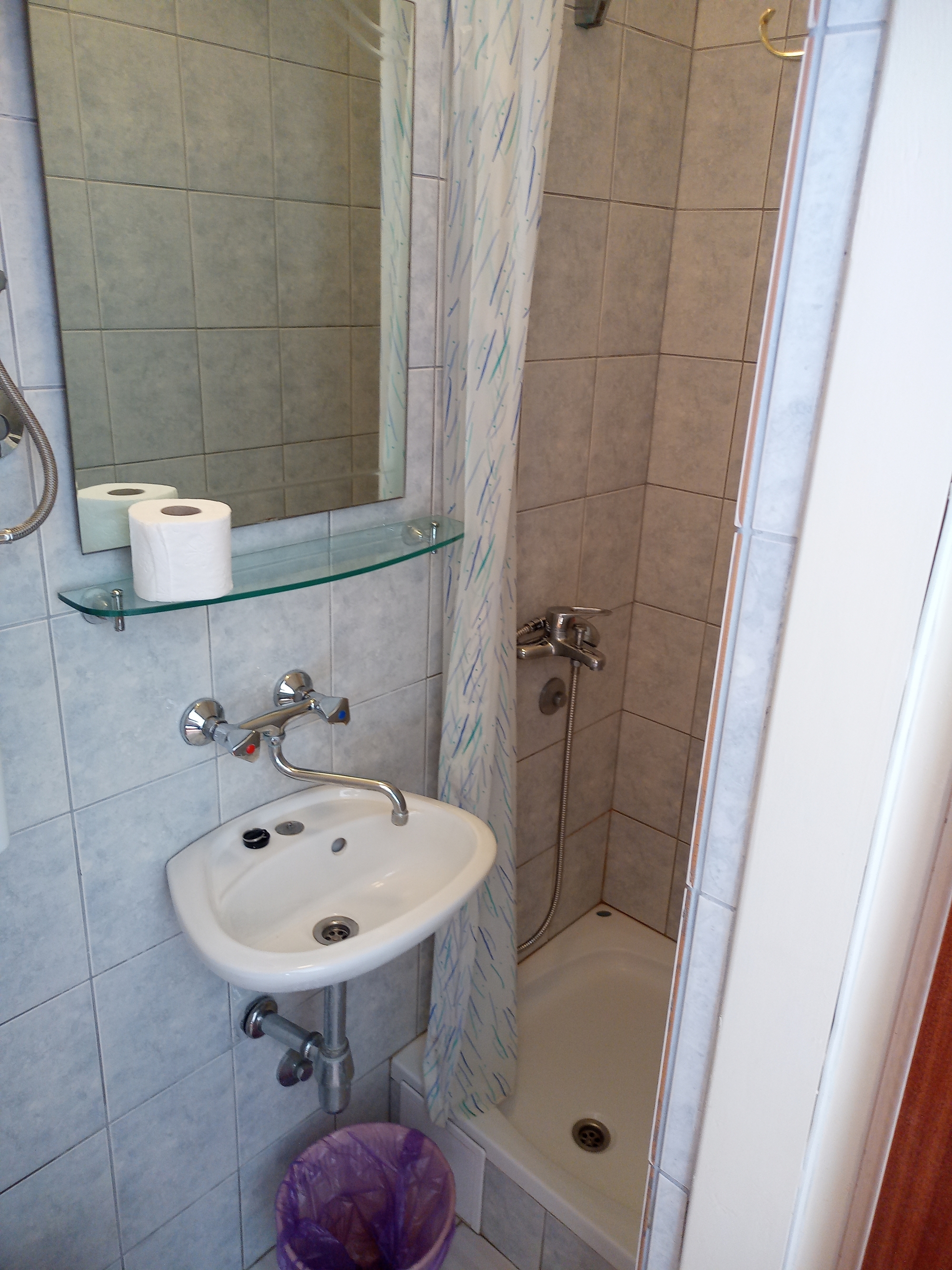 Comfortable and spacious apartment near beach Cove Velika Prapratna, Pelješac  A-c