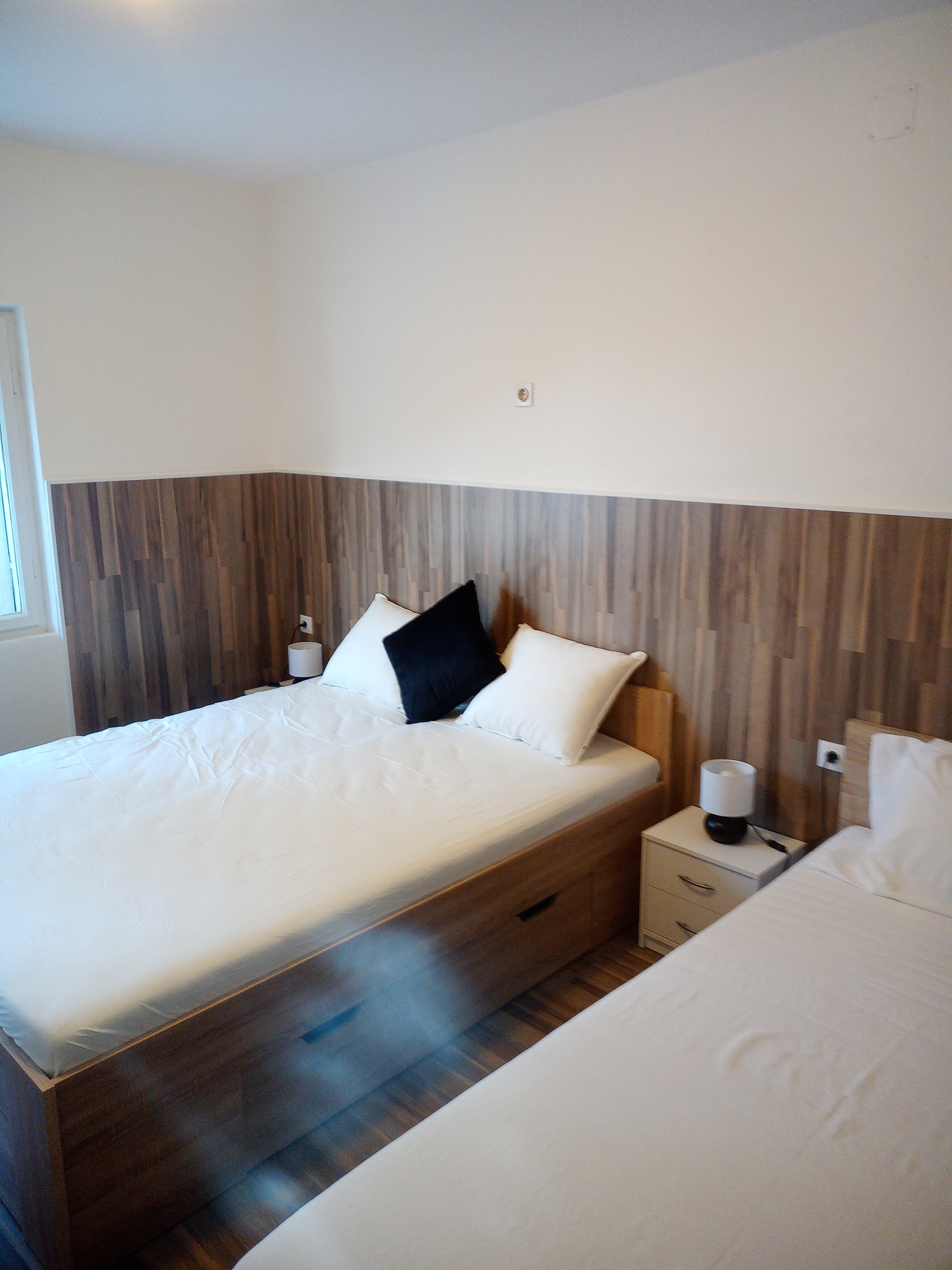 Comfortable and spacious apartment near beach Cove Velika Prapratna, Pelješac  A-c