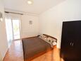 Ložnice Orebić, Ložnice v ubytování typu studio-apartment, domácí mazlíčci povoleni a WiFi.