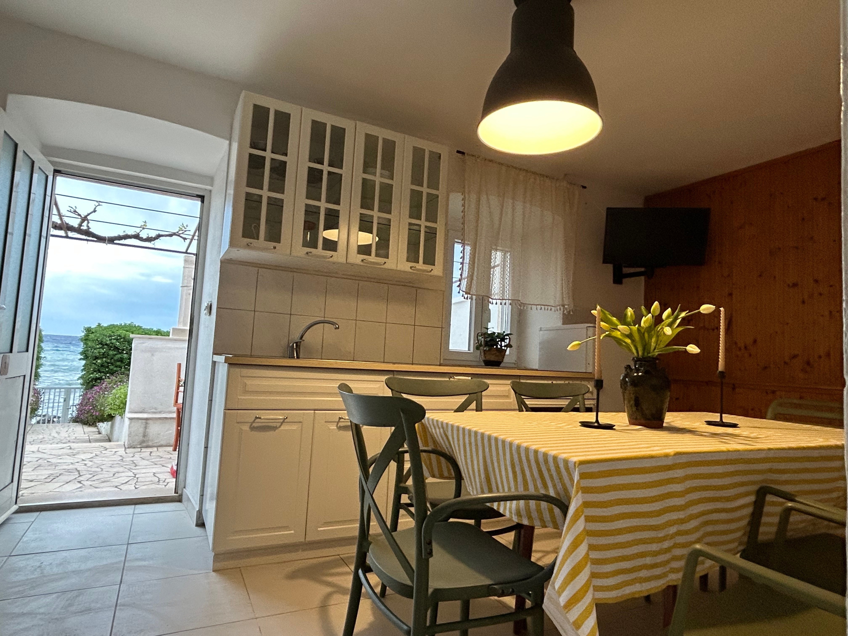 Three bedroom apartment near beach Orebić, Pelješac  A-a