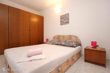 KuÄiÅ¡te perna two bedroom apartment near beach a 4541 e ... Hálószoba 12m2