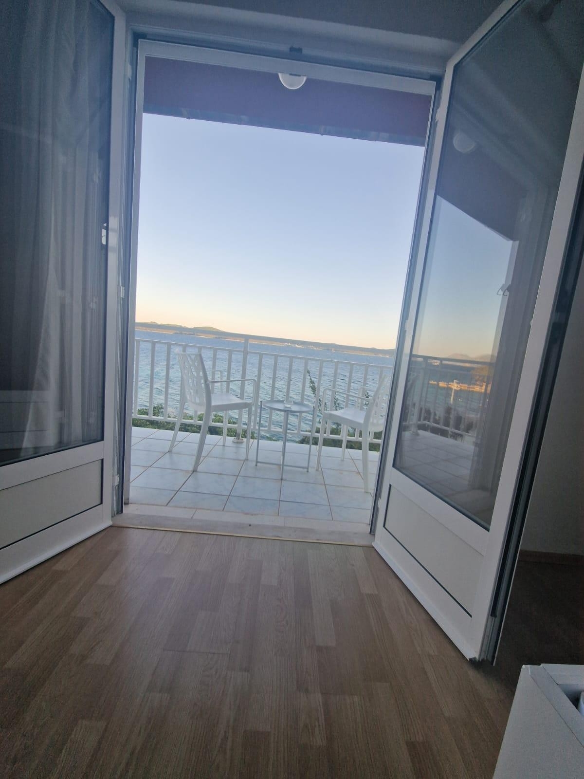 Three bedroom apartment near beach Kučište - Perna, Pelješac  A-a