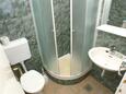 Trpanj, Bathroom in the studio-apartment, (pet friendly) and WiFi.