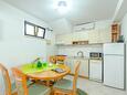 Orebić, Cocina in the apartment, air condition available y WiFi.