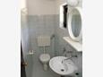 Drače, Bathroom 2 in the apartment, (pet friendly) and WiFi.