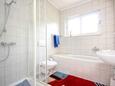 Bathroom 1 Orebić, Bathroom 1 in the apartment, (pet friendly) and WiFi.