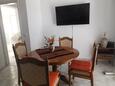 Orebić, Dining room in the apartment, (pet friendly) and WiFi.