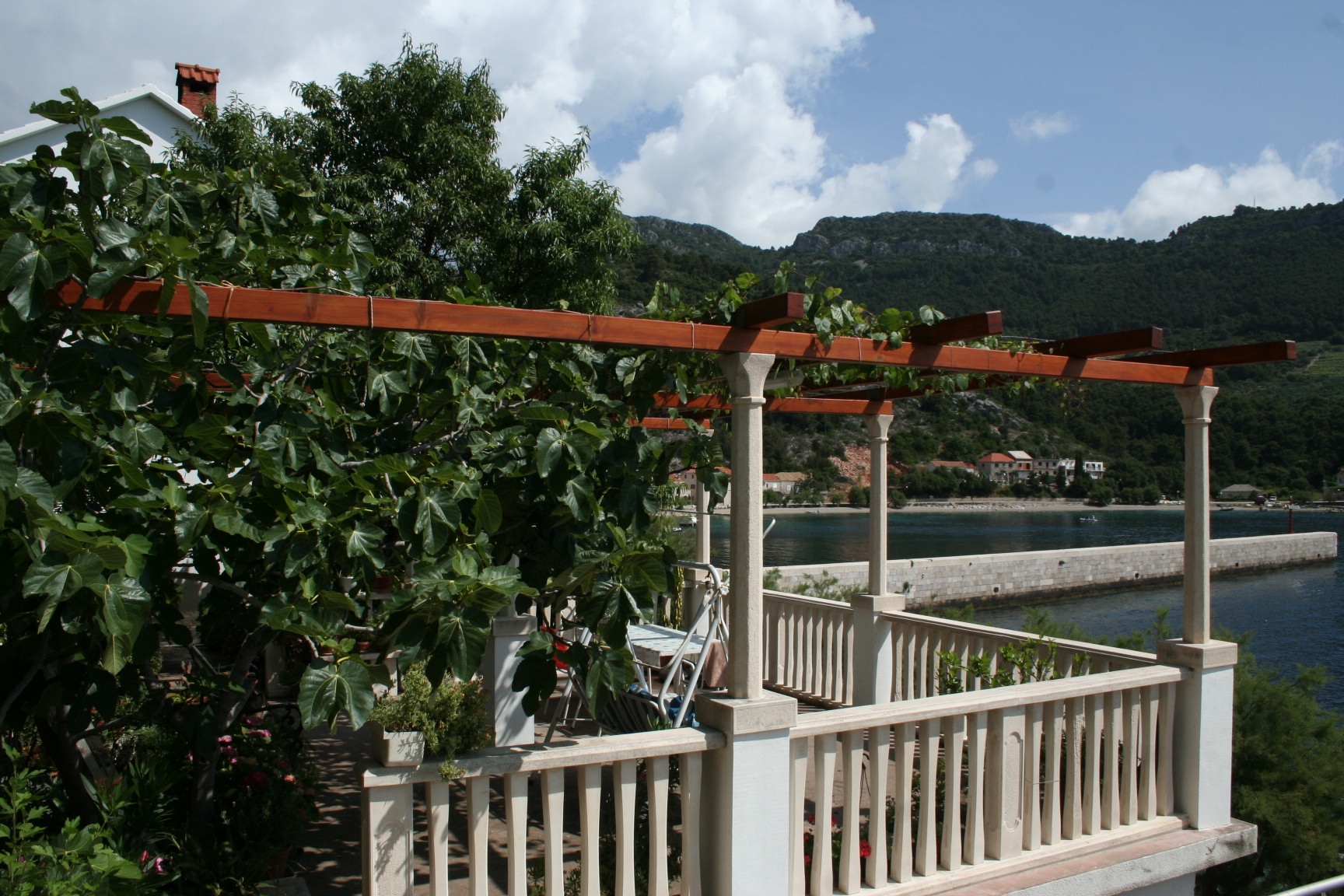 One bedroom apartment near beach Trstenik, Pelješac  A-a