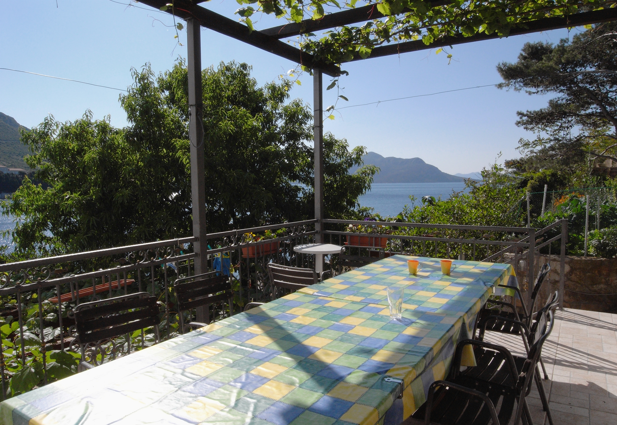 One bedroom apartment near beach Trstenik, Pelješac  A-a