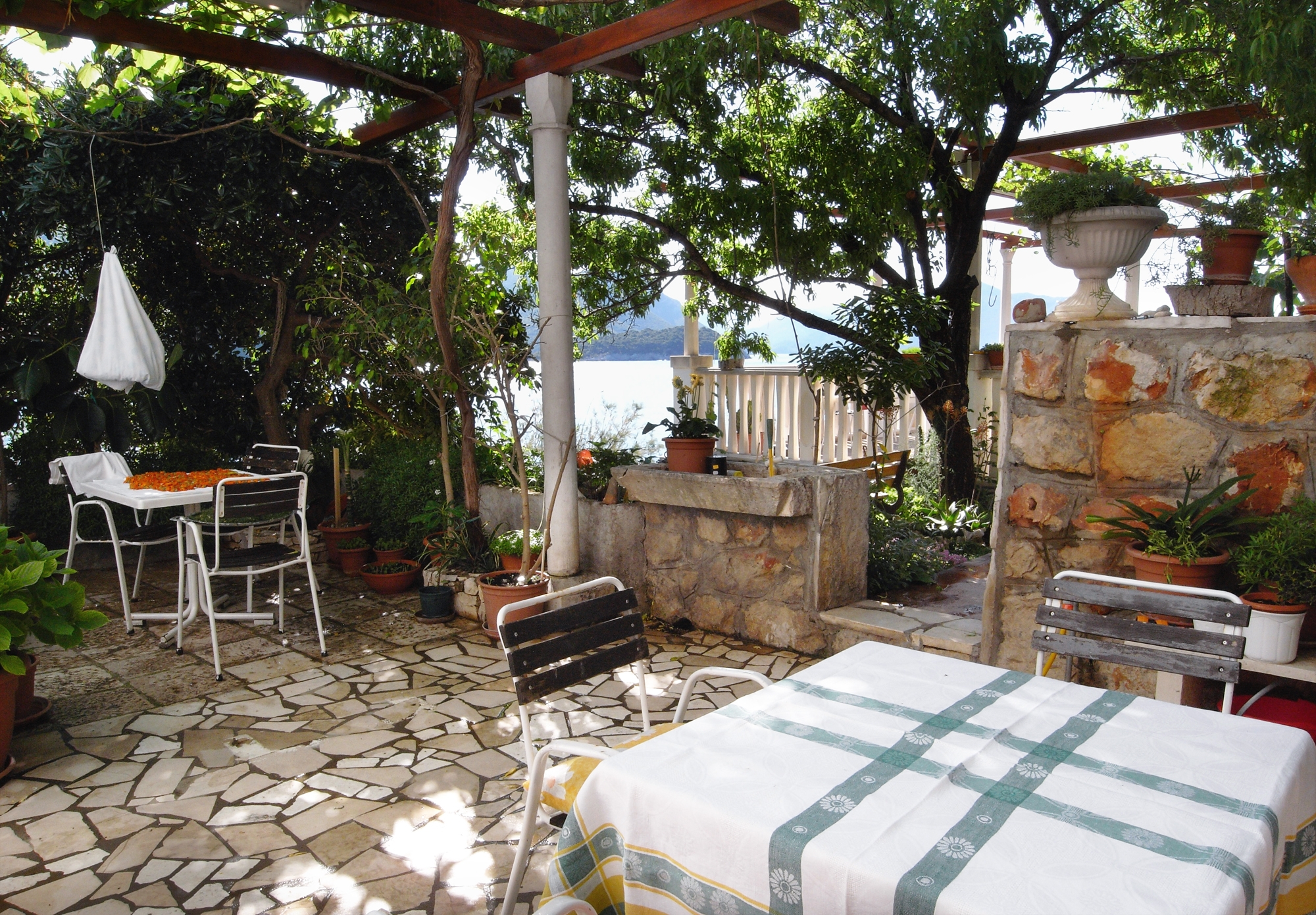 One bedroom apartment near beach Trstenik, Pelješac  A-a