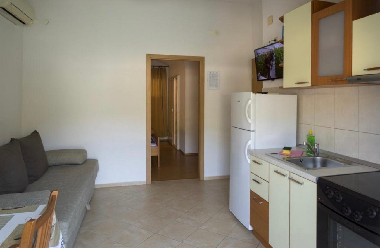 One bedroom apartment near beach Žuljana, Pelješac (A-4577-a)