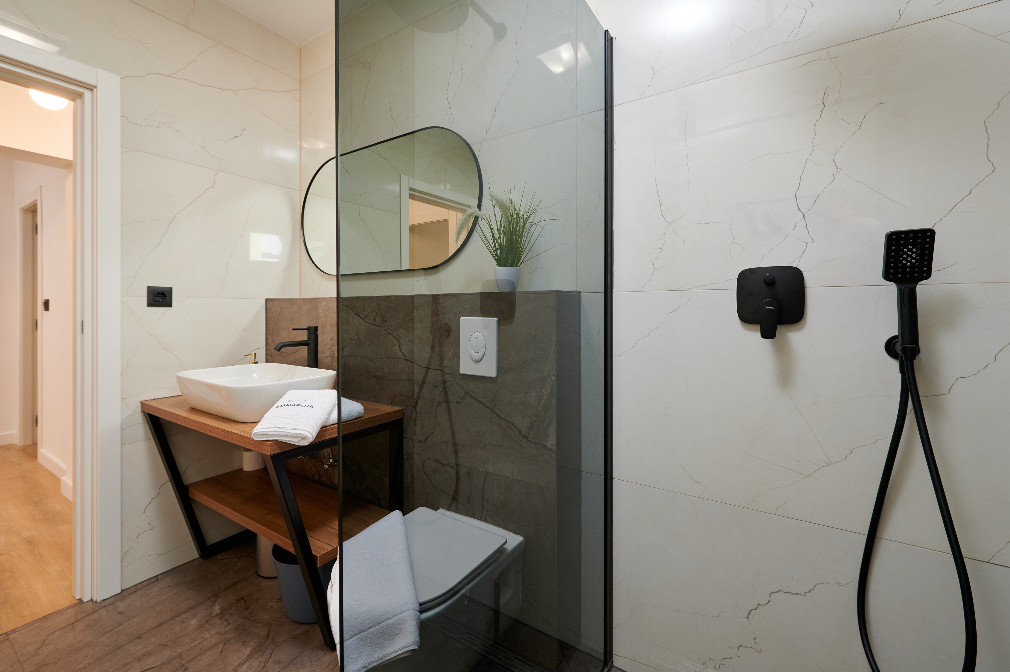 Two bedroom apartment near beach Okrug Gornji, Čiovo  A-d