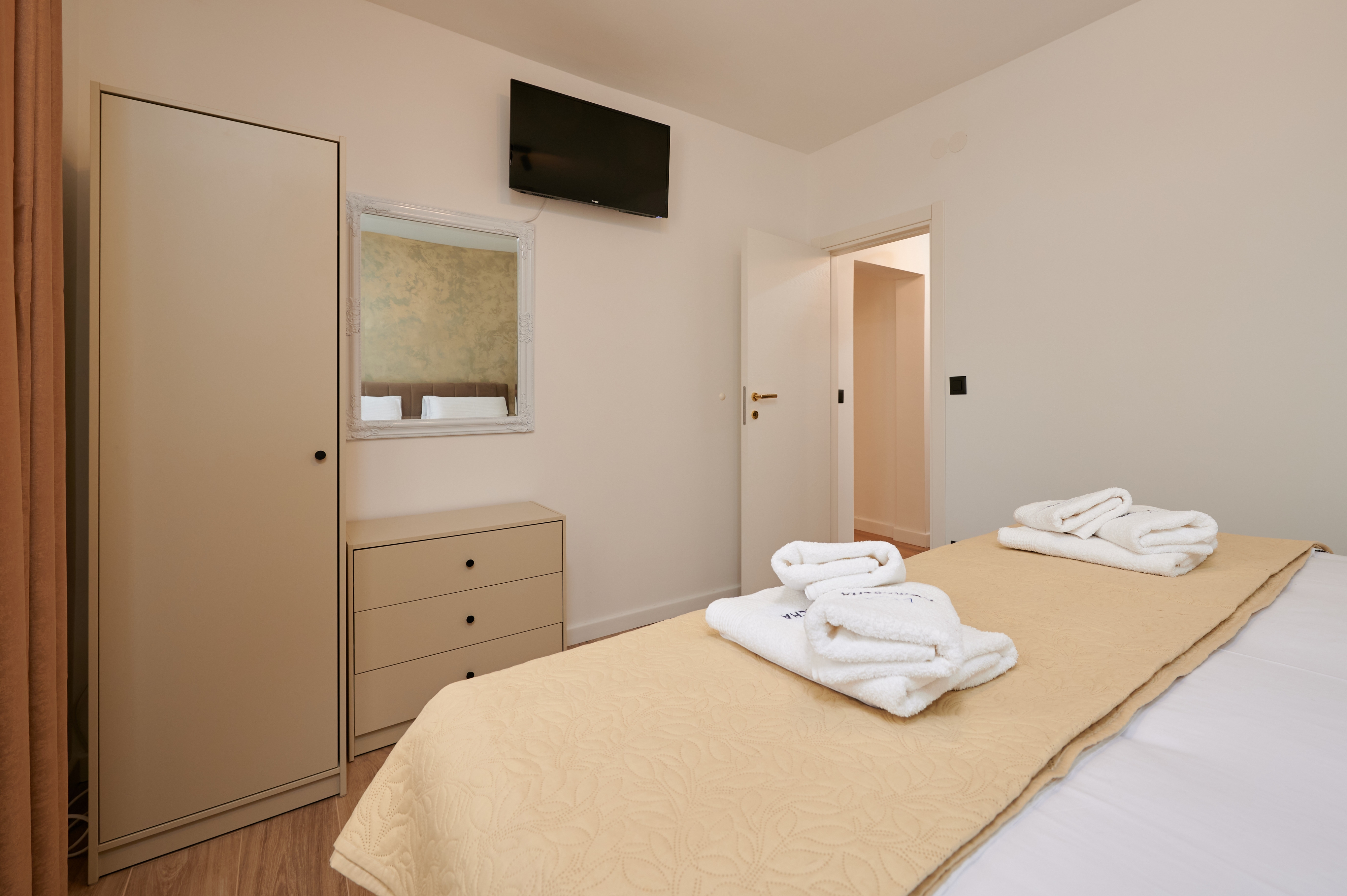 Two bedroom apartment near beach Okrug Gornji, Čiovo  A-d