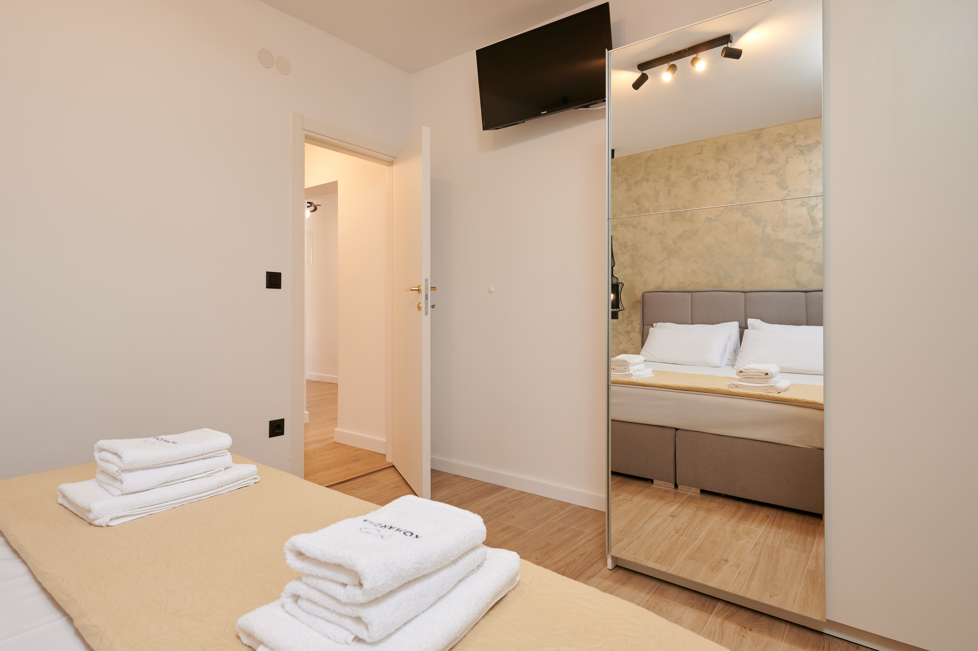 Two bedroom apartment near beach Okrug Gornji, Čiovo  A-d