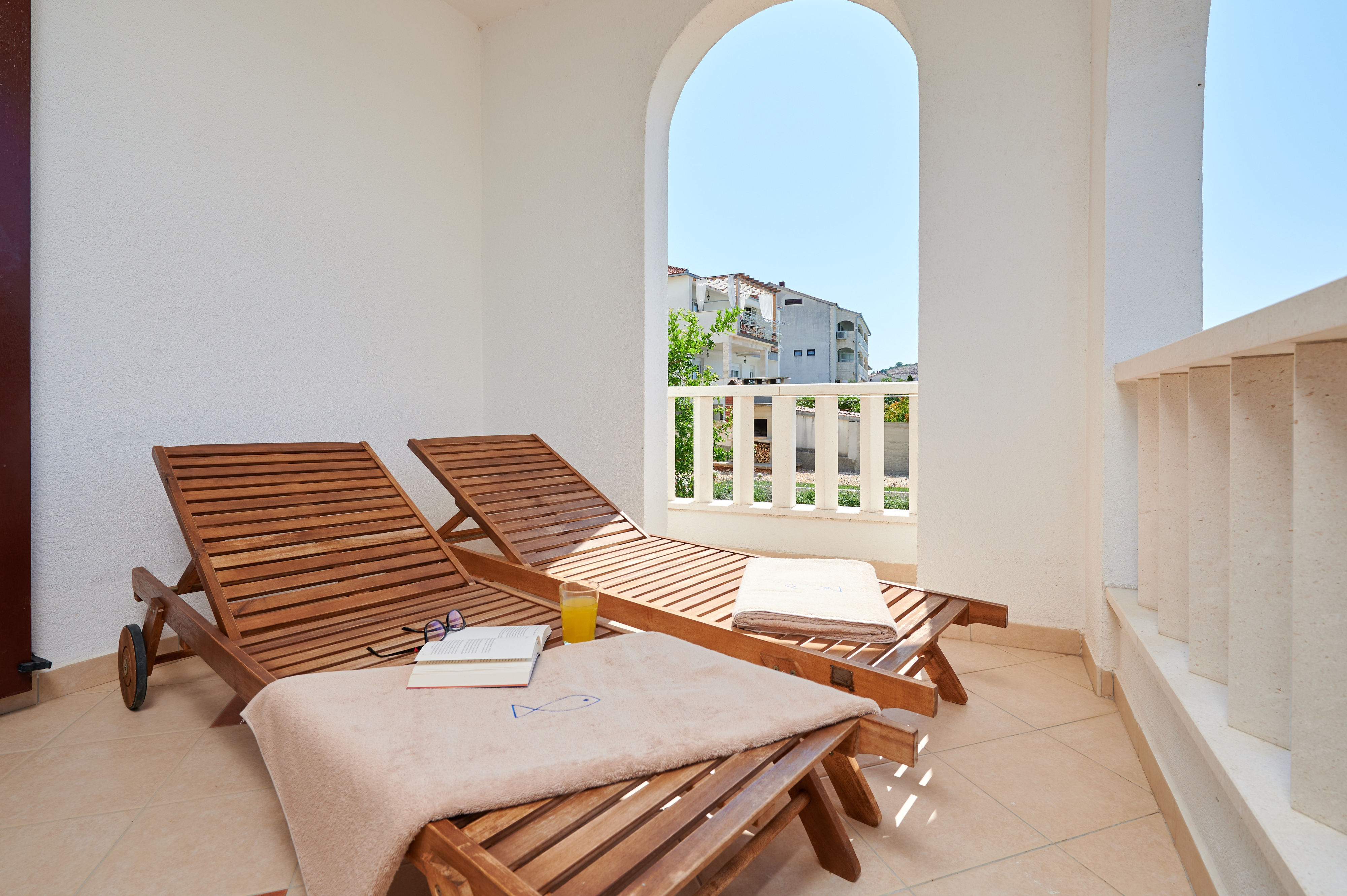 Two bedroom apartment near beach Okrug Gornji, Čiovo  A-d
