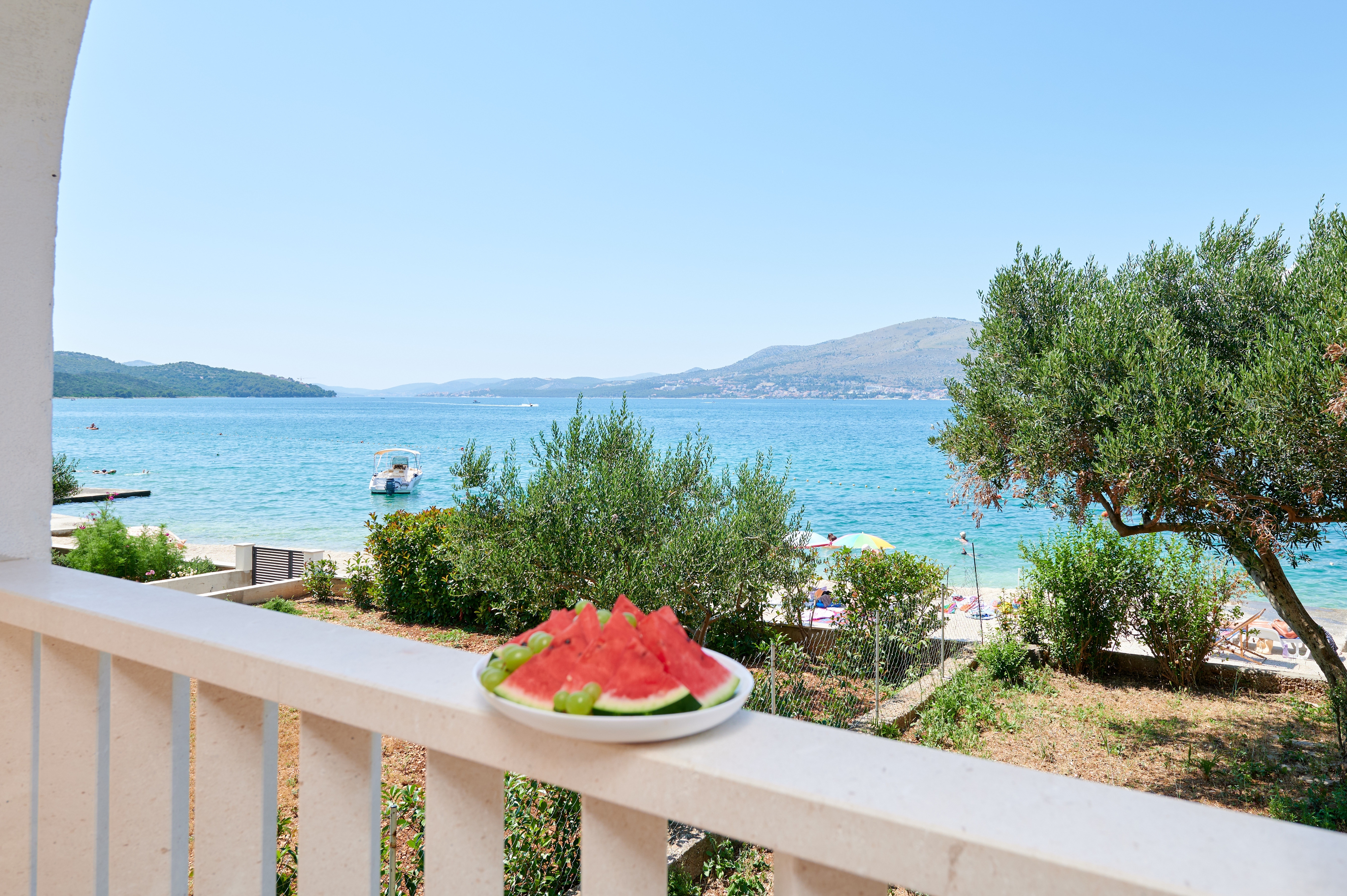Two bedroom apartment near beach Okrug Gornji, Čiovo  A-d