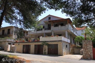Property Jelsa, Hvar, Property 4586 - Apartments with sandy beach.