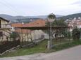 Parkiralište Okrug Gornji, Čiovo, Parkiralište 459 - Apartmani blizu mora sa šljunčanom plažom.