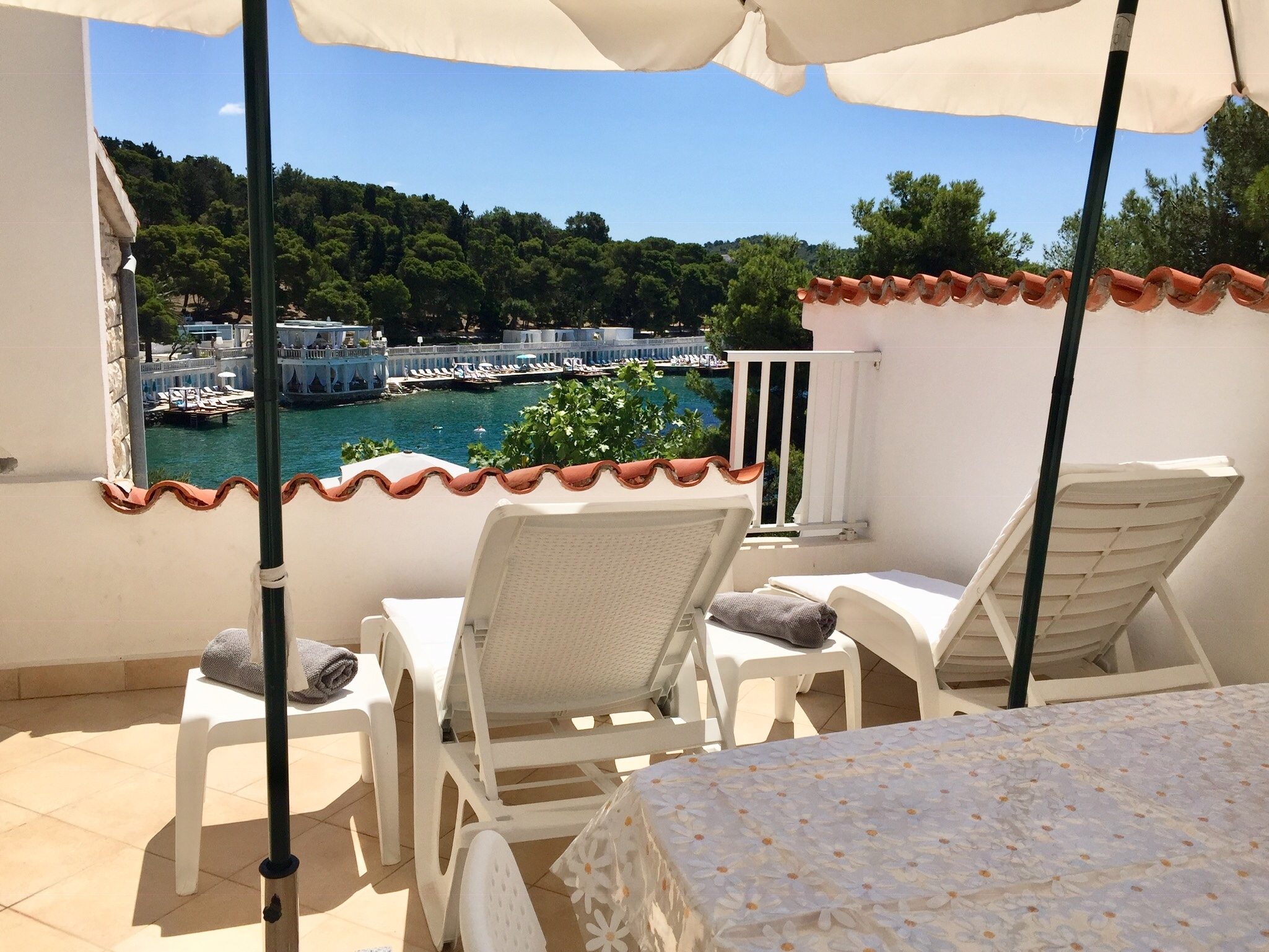Two bedroom apartment near beach Hvar (A-4591-b)