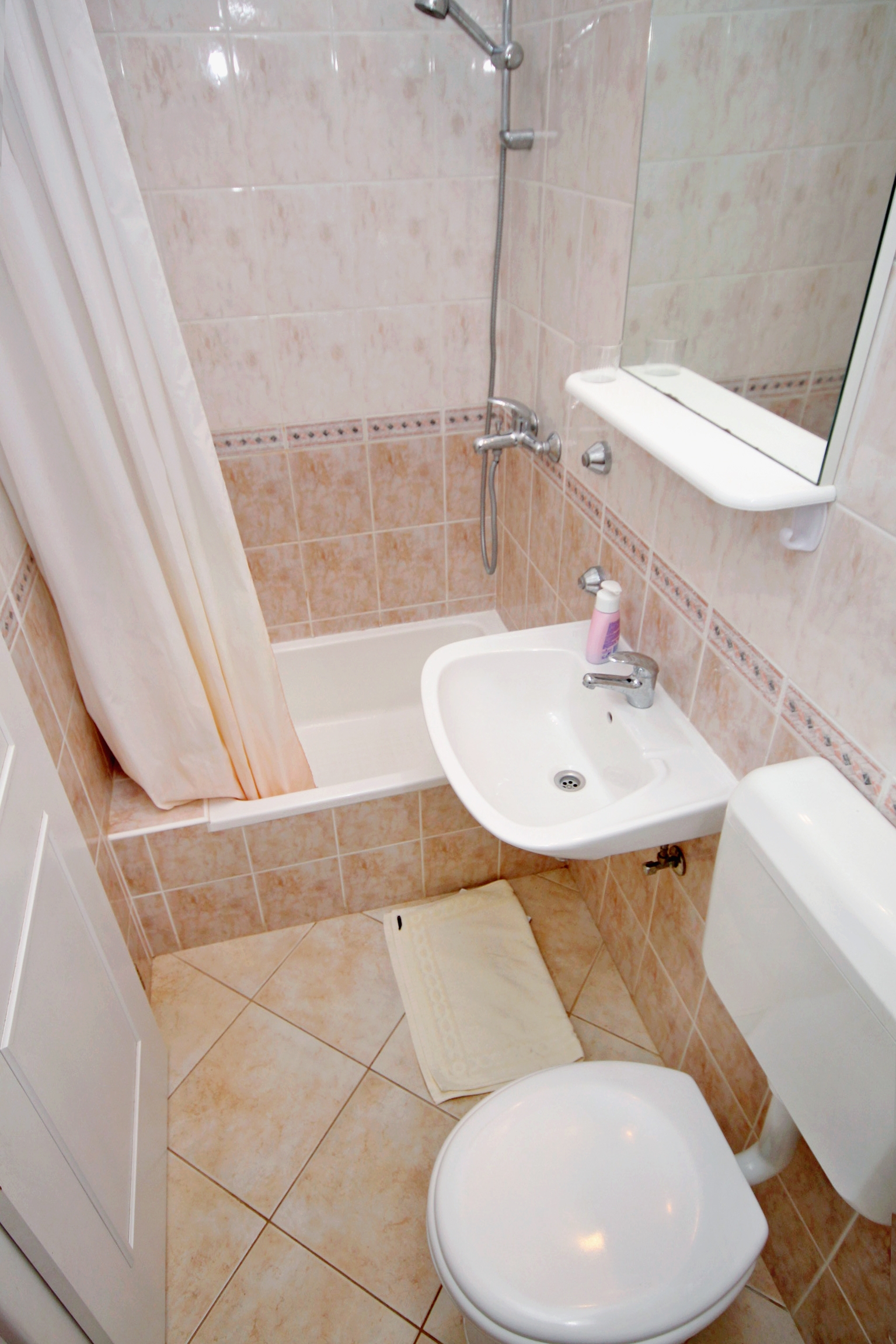 Two bedroom apartment near beach Hvar  A-c