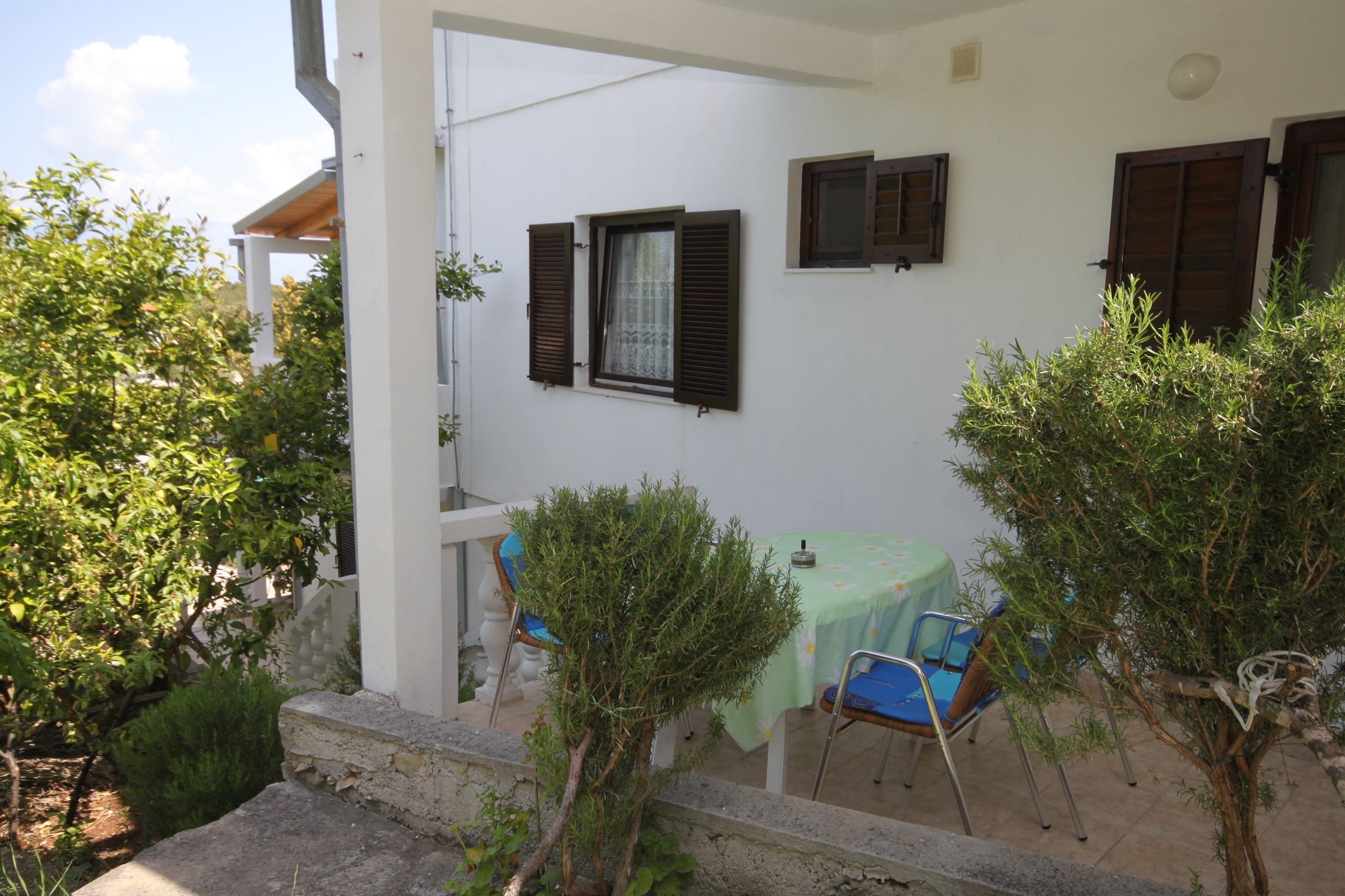 Two bedroom apartment with terrace Cove Zarace (Gdinj), Hvar  A-b