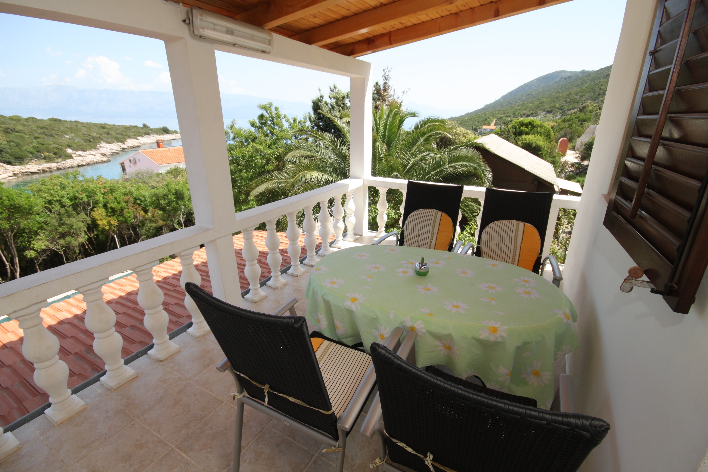 Two bedroom apartment with terrace and sea view Cove Zarace (Gdinj), Hvar (A-4597-d) Two bedroom apartment with terrace and sea view Cove Zarace (Gdinj), Hvar (A-4597-d)