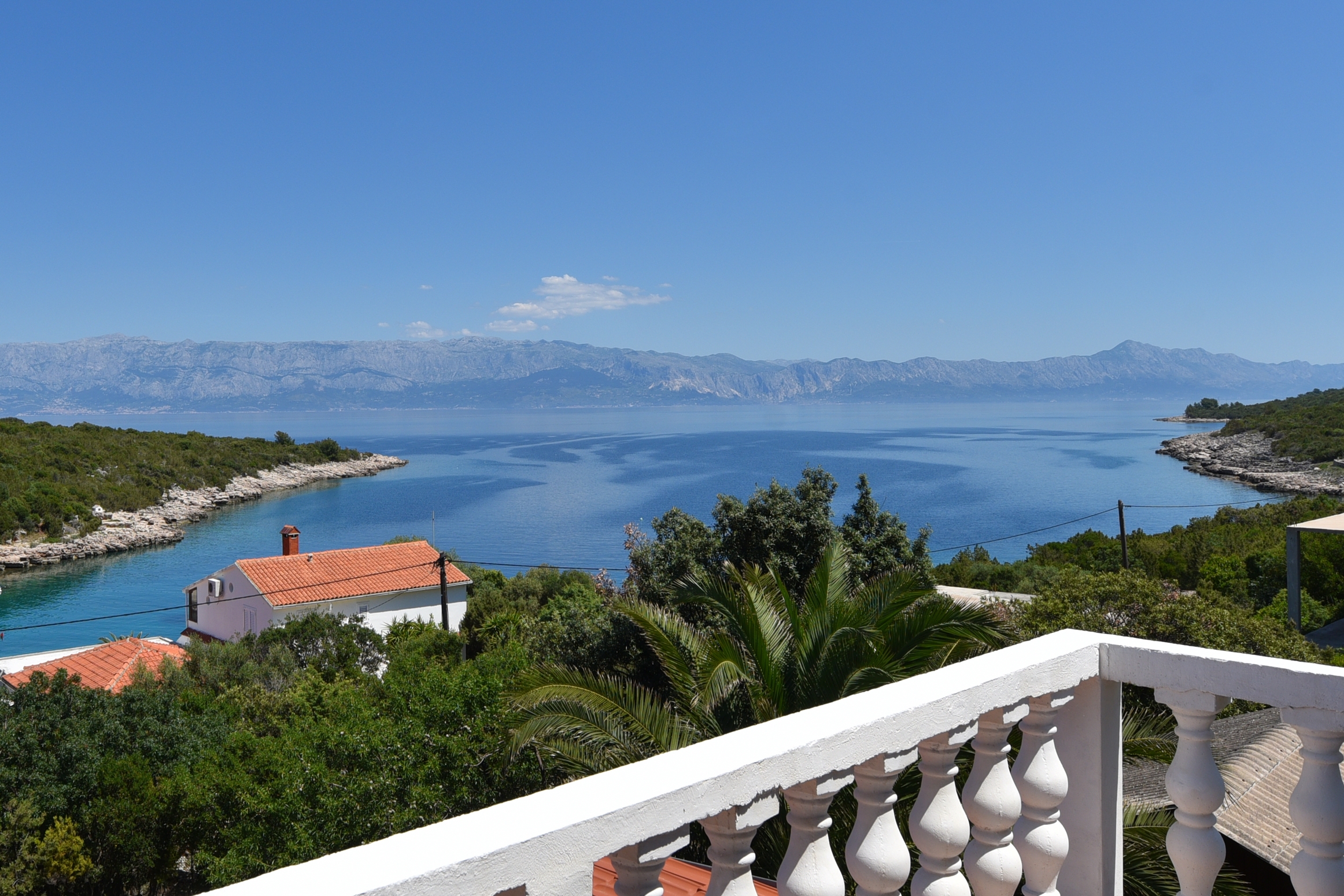 One bedroom apartment with terrace and sea view Cove Zarace (Gdinj), Hvar  A-e