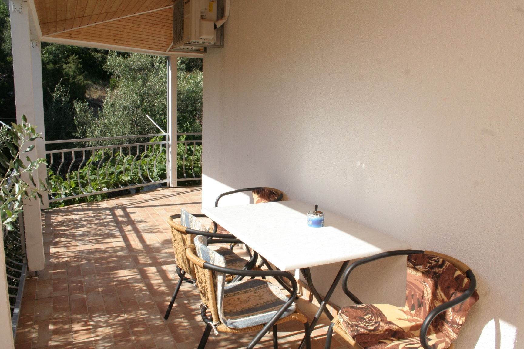 Two bedroom apartment near beach Cove Zarace (Gdinj), Hvar  A-a