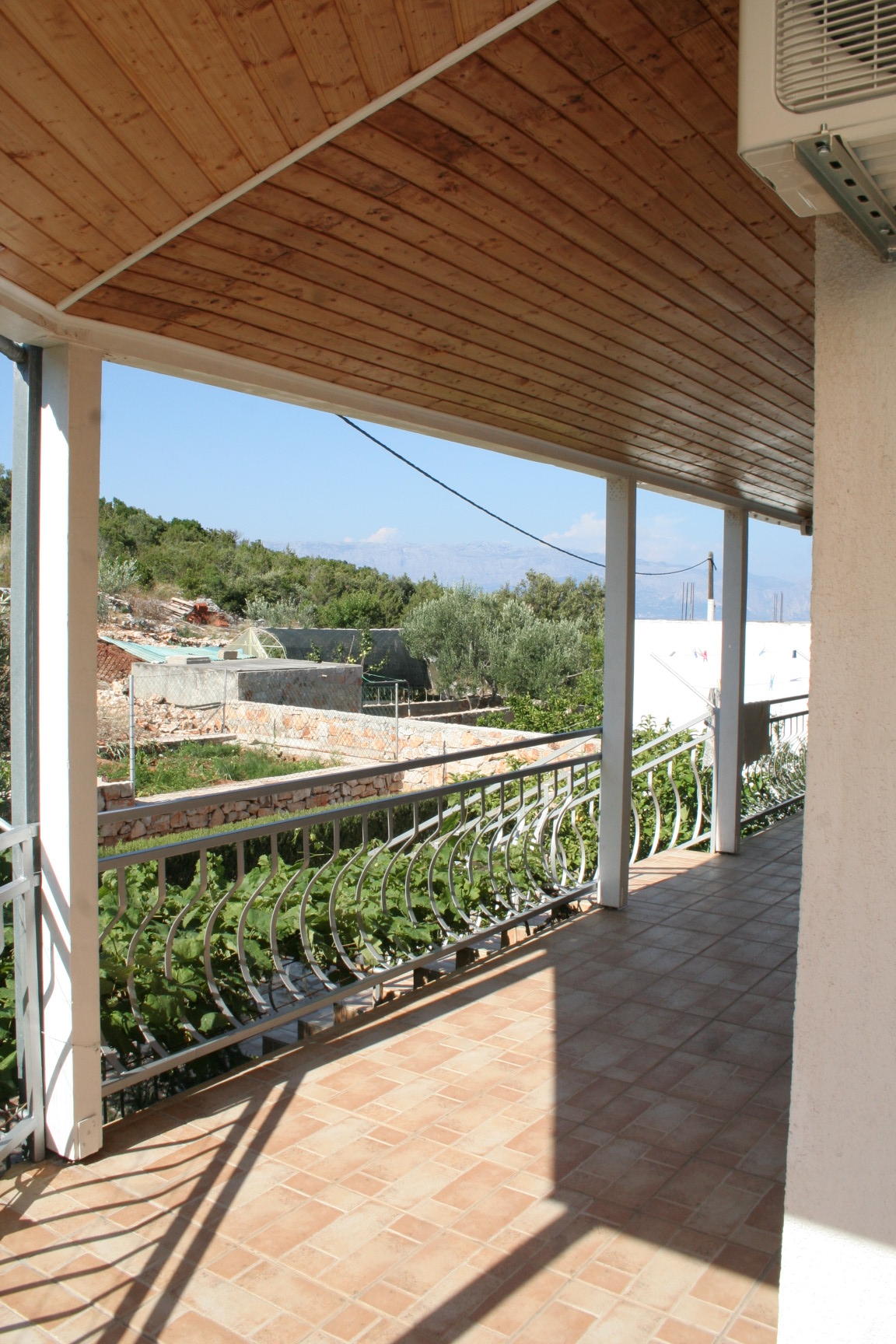 Two bedroom apartment near beach Cove Zarace (Gdinj), Hvar  A-a