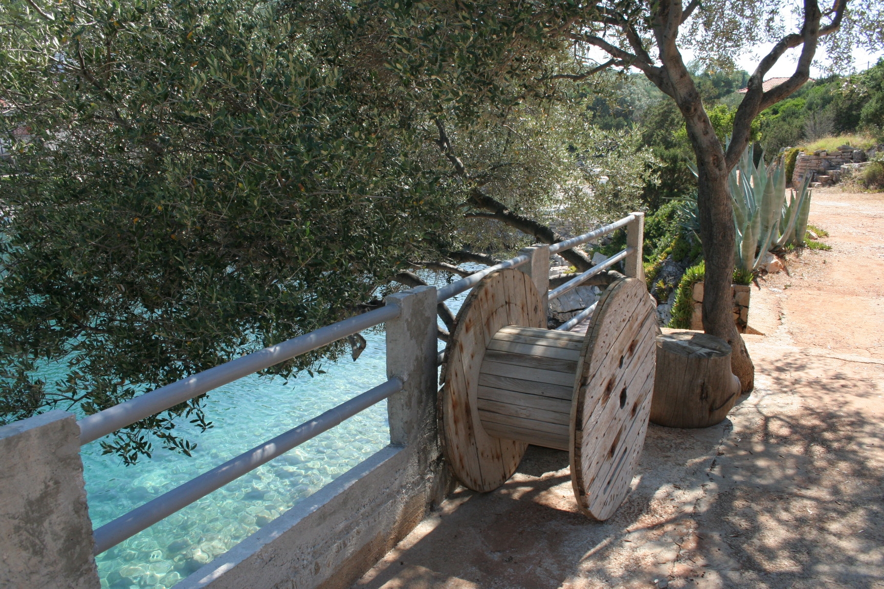 One bedroom apartment near beach Cove Zarace (Gdinj), Hvar (A-4598-d)