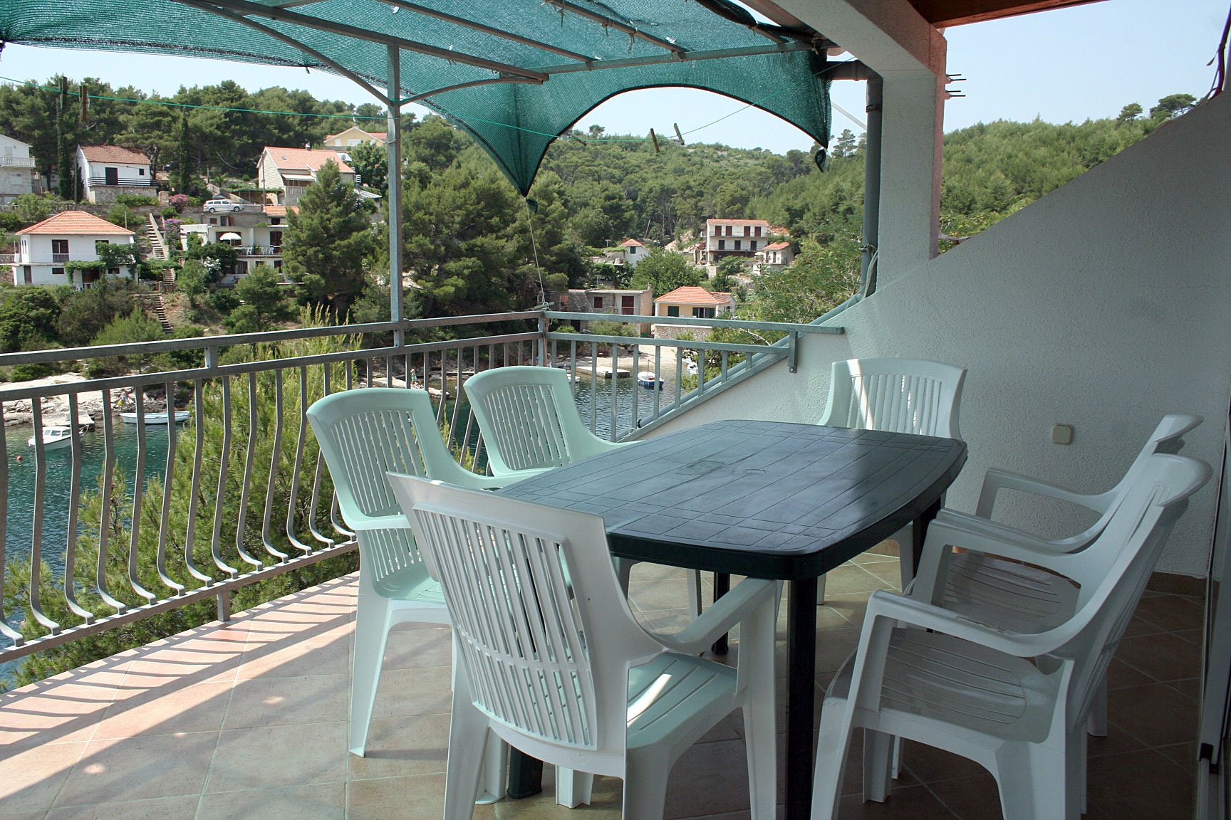 Three bedroom apartment near beach Basina, Hvar (A-4599-a) Three bedroom apartment near beach Basina, Hvar (A-4599-a)