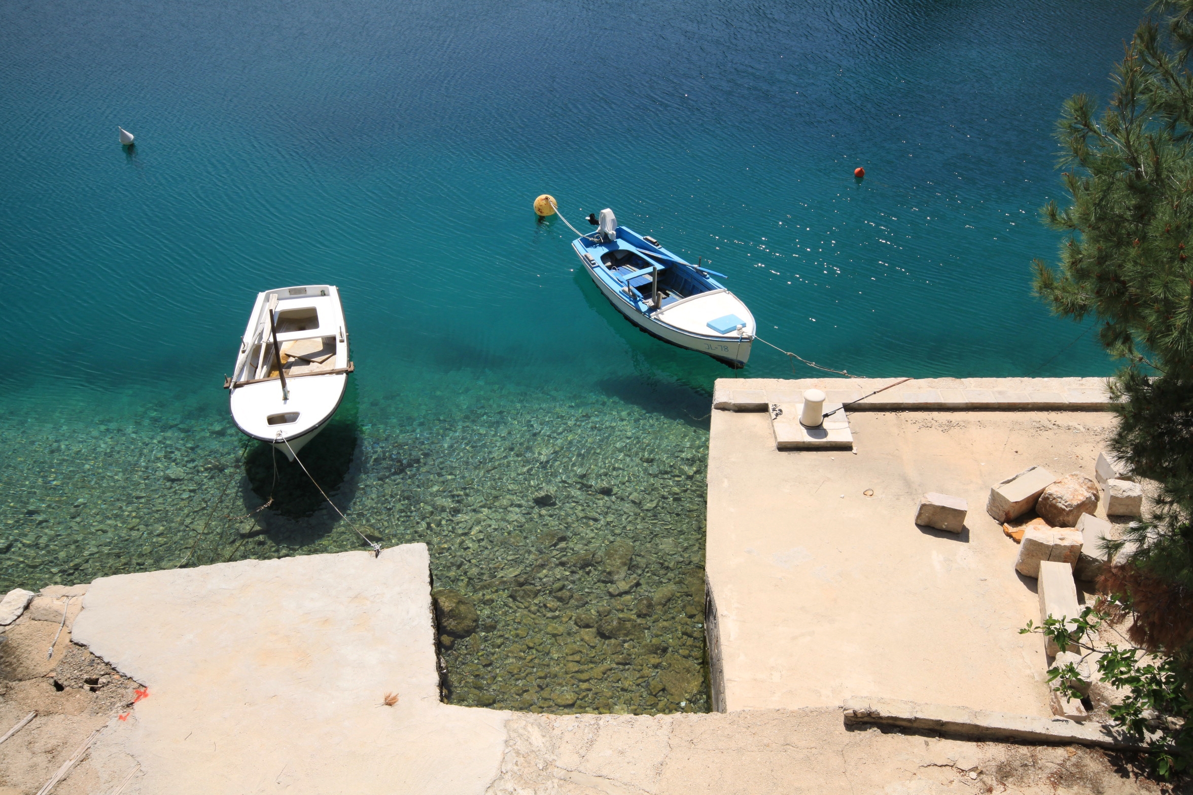 One bedroom apartment near beach Basina, Hvar  A-b