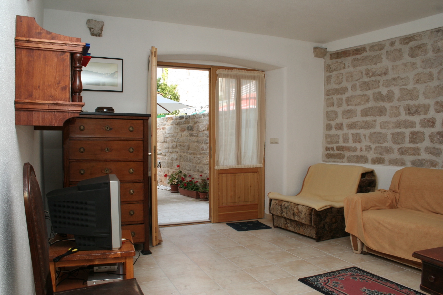 One bedroom apartment with terrace Vrboska (Hvar) (A-4601-a)