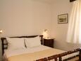 Vrboska, Bedroom in the apartment, (pet friendly) and WiFi.