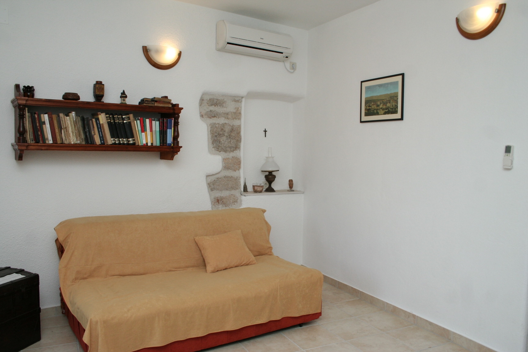 One bedroom apartment with terrace Vrboska (Hvar) (A-4601-b)