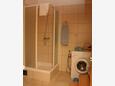 Vrboska, Bathroom in the apartment, (pet friendly) and WiFi.