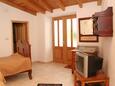 Vrboska, Bedroom in the apartment, air condition available, (pet friendly) and WiFi.