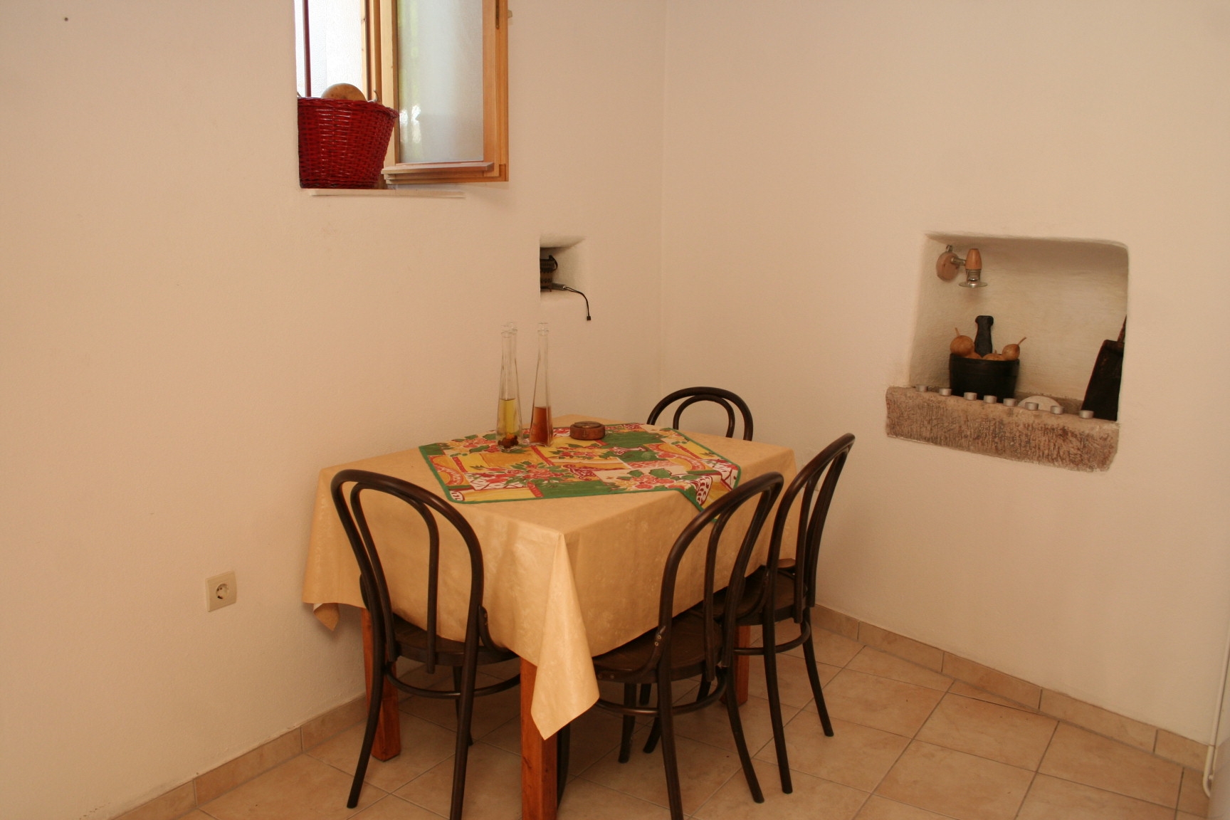 One bedroom apartment with terrace Vrboska (Hvar) (A-4601-c) One bedroom apartment with terrace Vrboska (Hvar) (A-4601-c)